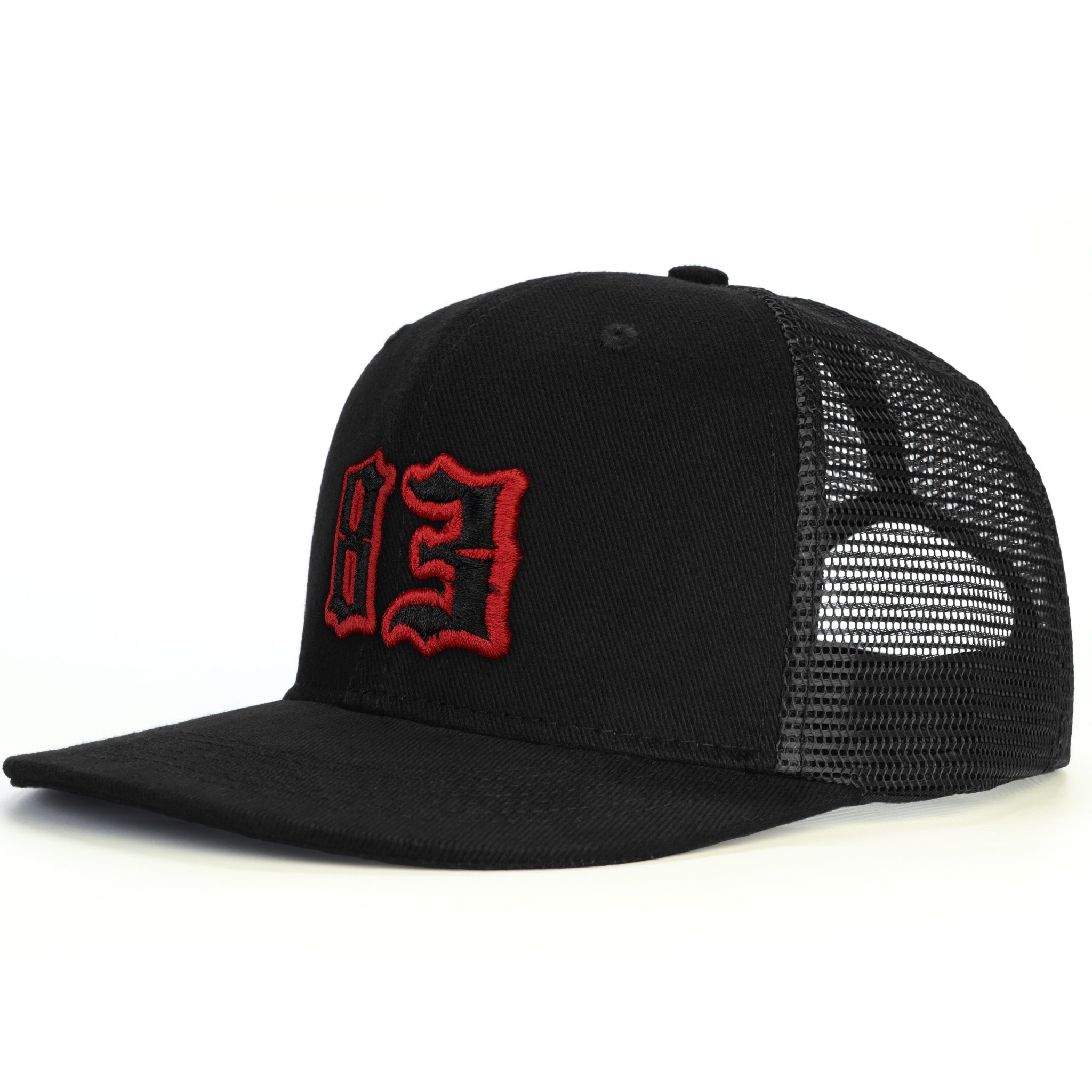 83 Numara Snapback Şapka - siyah