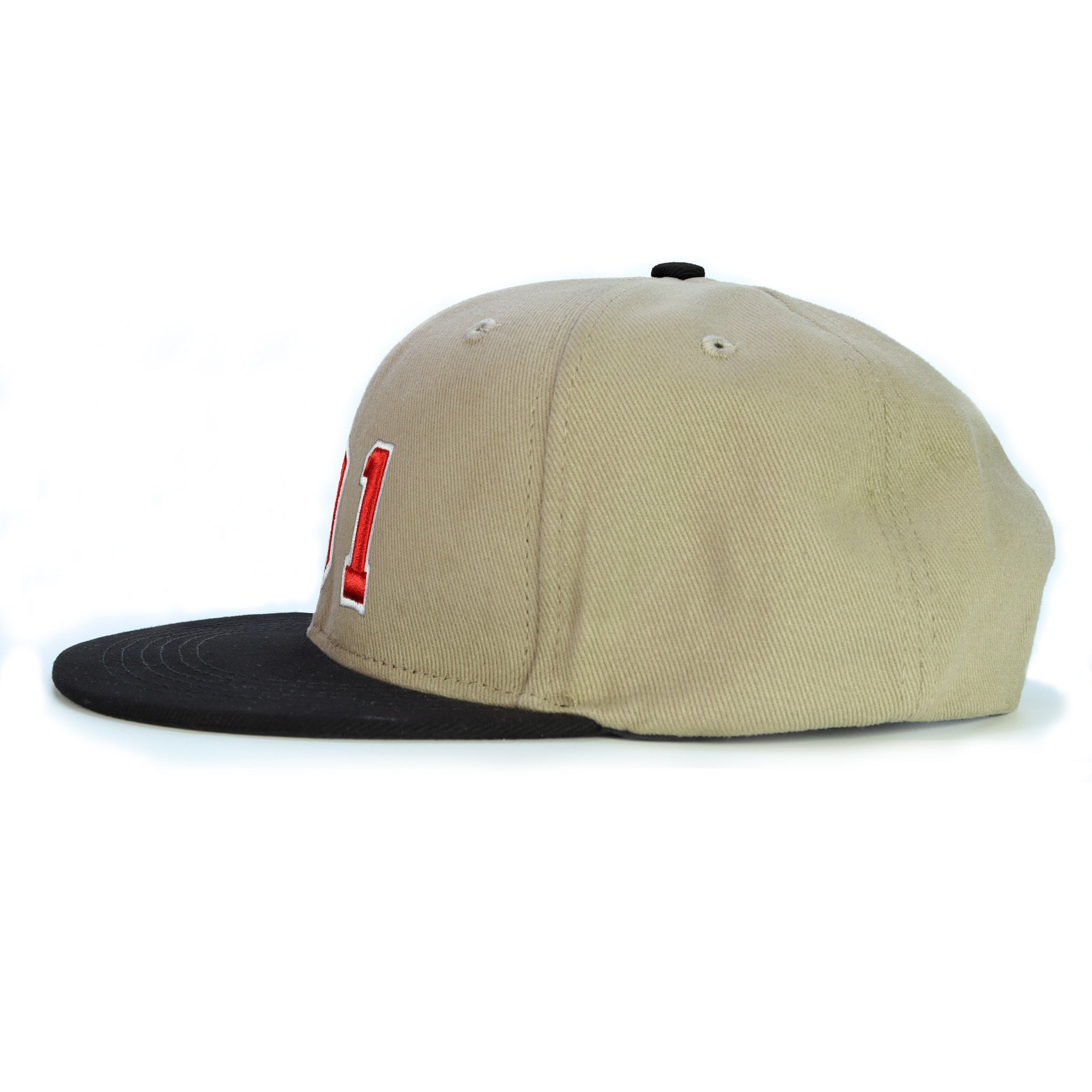 01 Numara Kabartmalı Snapback Şapka - bej