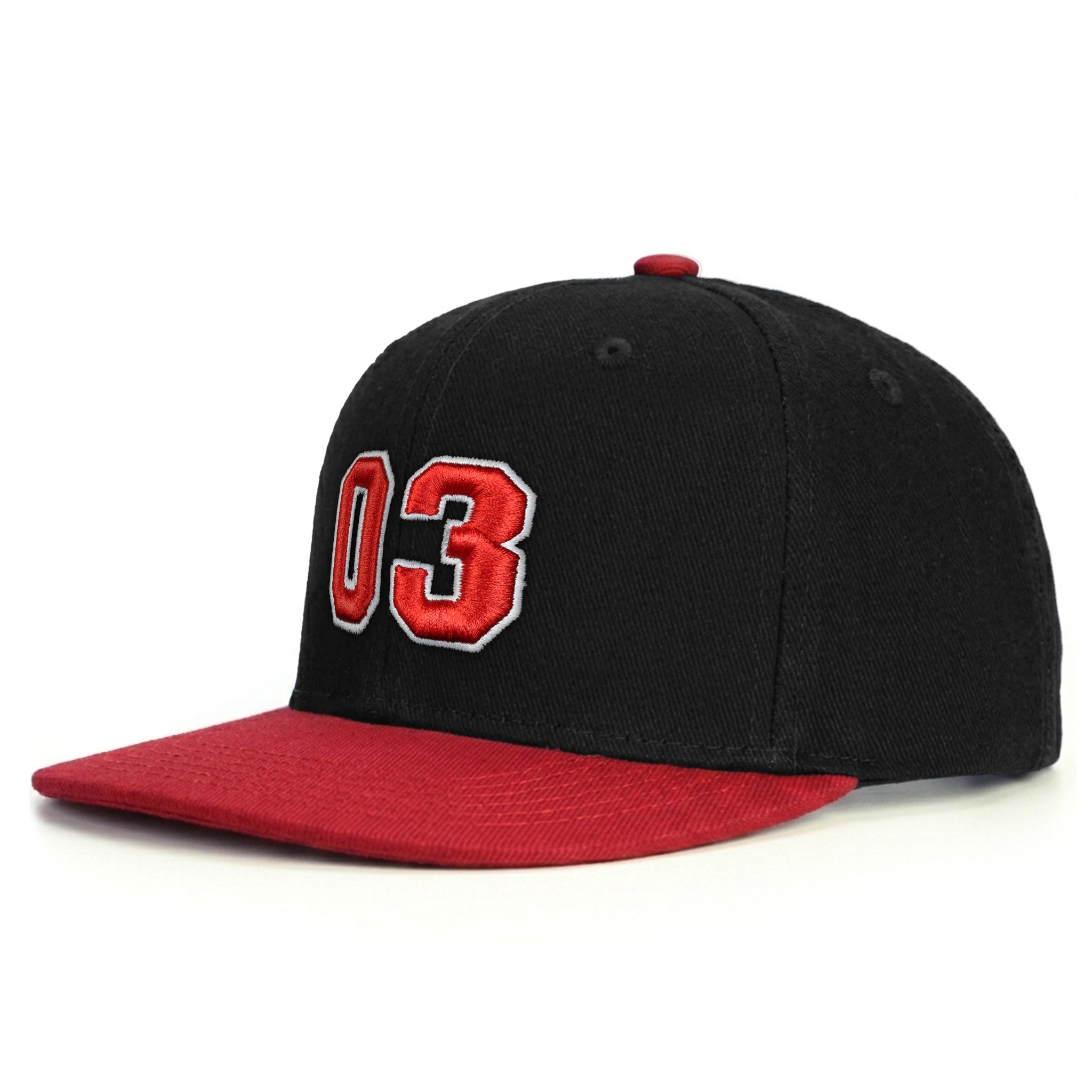 03 Numara Kabartmalı Snapback Şapka - kırmızı
